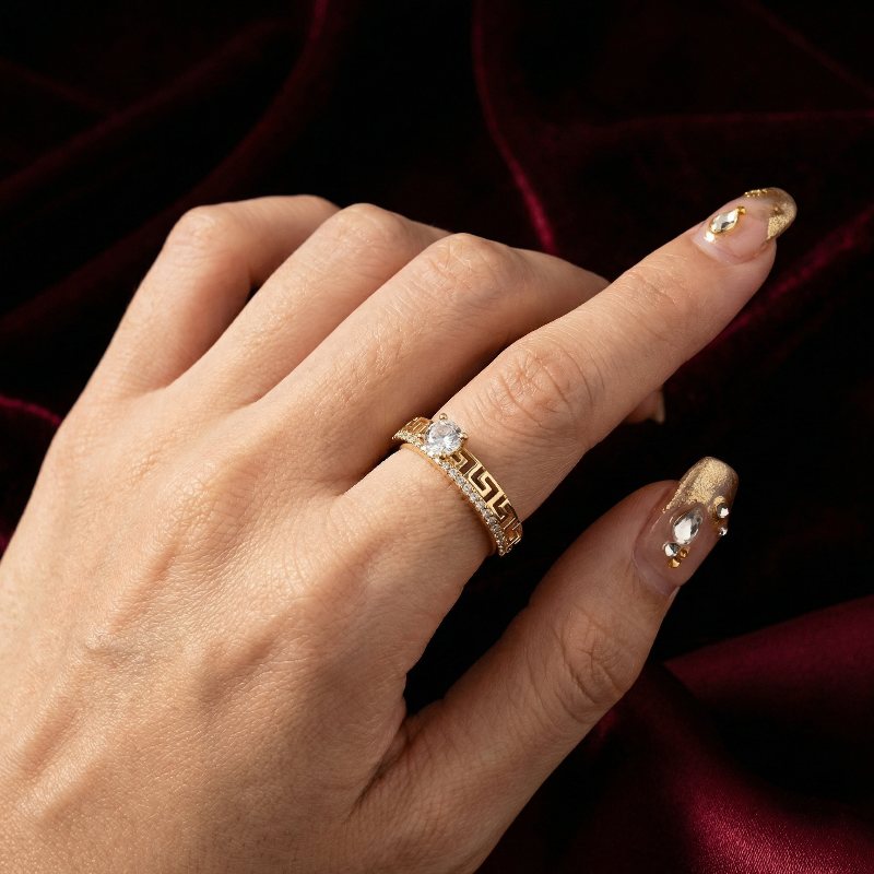 انگشتر-استیل-زنانه-ورساچ-نگین-دار